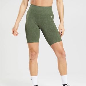 Gymshark Seamless Cycling Short (Adapt Animal in Willow Green/Core Olive) XS